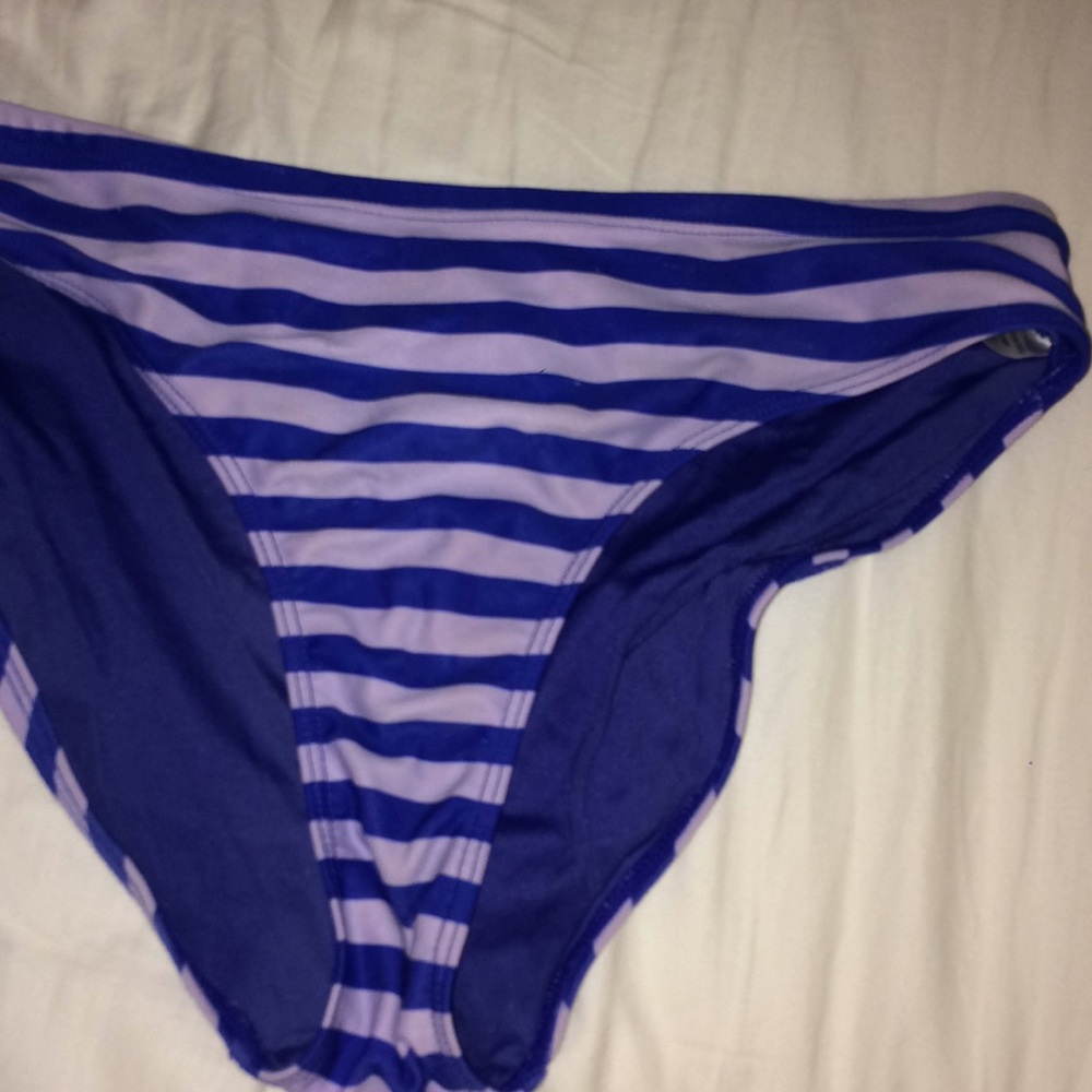 Striped swimsuit bottoms